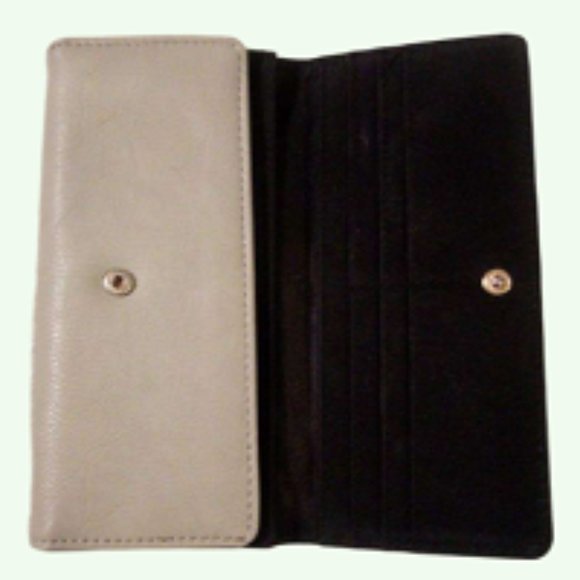 Women's Snap Clutch Wallet      Tan & Black with Cute Gold Accent - Picture 5 of 10